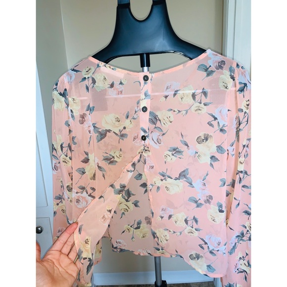 Nordstrom Lush Floral blouse pink size medium - Picture 2 of 7